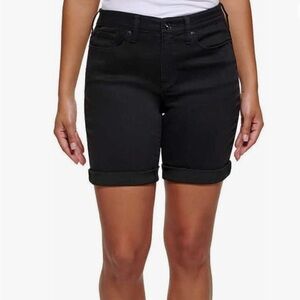 DKNY Jeans Women’s Black denim rolled short stretch Size-6 NWT